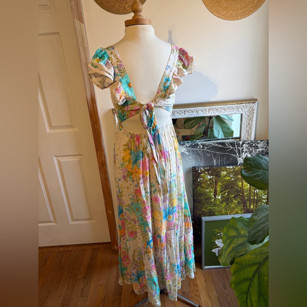 SPELL Lei Lei Frill Gown is incredibly exquisite & one for the Spell collectors - Picture 9 of 12